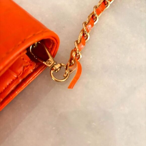 Bebe Leona Fabiola Croco Stamped Vegan Leather Logo Crossbody Clutch Bag Orange - Picture 5 of 8